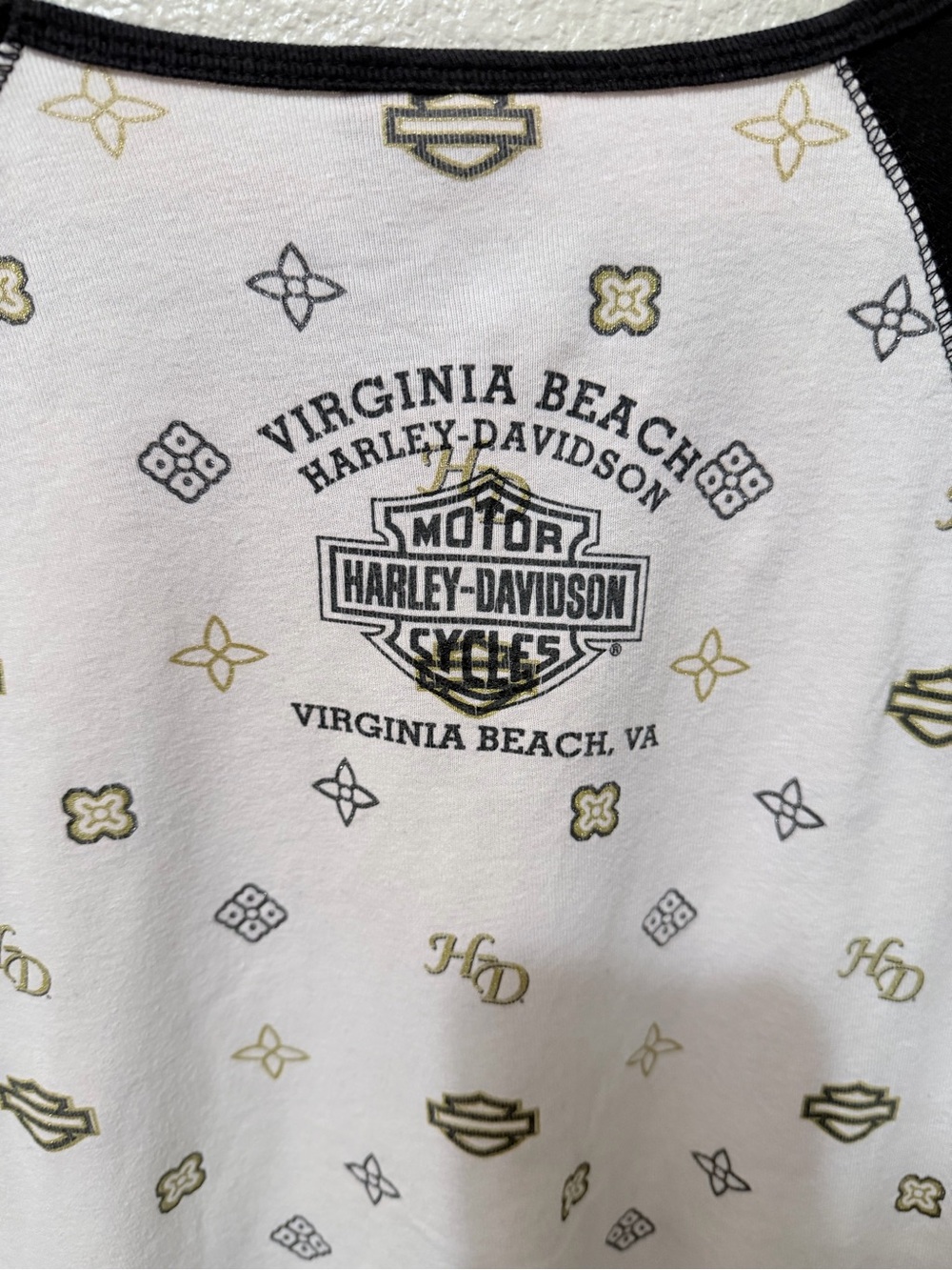 Harley-Davidson White Top with Black Cap Sleeves and Gold Logo Print - Picture 5 of 5